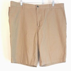 Dockers Mens Tan Shorts with Smartphone Pocket in Size 38 (NWT)